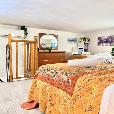 Topazio 101 The Station Apartment *